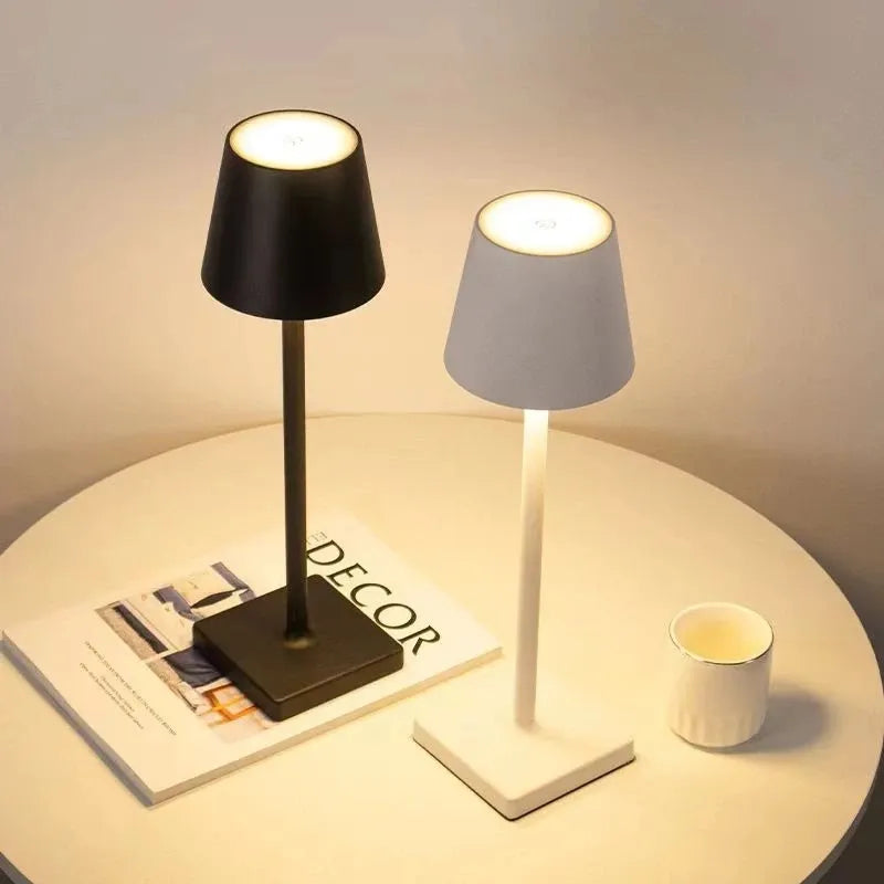 Luminária de mesa LED sem fio estilo Atemporal GOLFINHO
